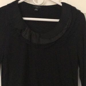 Ann Taylor ruffle trim neck